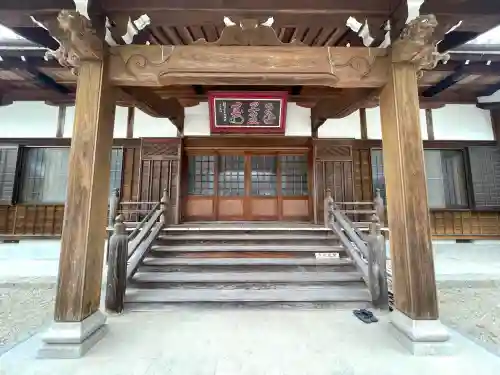 阿弥陀寺の{uncategorized: "未分類", other: "その他", undefined: "問題あり", building: "その他建物", grave: "お墓", sacred_gate: "鳥居", guardian: "狛犬", statue: "像", buddha: "仏像", history: "歴史", nature: "自然", garden: "庭園", animal: "動物", pagoda: "塔", temizu: "手水舎", mountain_gate: "山門・神門", sanctuary: "本殿・本堂", subordinate: "末社・摂社", art: "芸術", scenery: "景色", jizo: "地蔵", ema: "絵馬", goshuin: "御朱印", omikuji: "おみくじ", items: "授与品その他", amulet: "お守り", goshuincho: "御朱印帳", eats: "食事", festival: "お祭り", votive_dance: "神楽", shichigosan: "七五三参", wedding: "結婚式", experience: "体験その他", initially: "初詣", around: "周辺", anti_infection: "感染症対策"}
