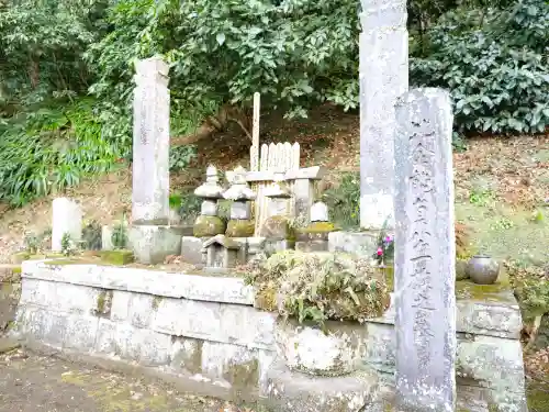 妙本寺の{uncategorized: "未分類", other: "その他", undefined: "問題あり", building: "その他建物", grave: "お墓", sacred_gate: "鳥居", guardian: "狛犬", statue: "像", buddha: "仏像", history: "歴史", nature: "自然", garden: "庭園", animal: "動物", pagoda: "塔", temizu: "手水舎", mountain_gate: "山門・神門", sanctuary: "本殿・本堂", subordinate: "末社・摂社", art: "芸術", scenery: "景色", jizo: "地蔵", ema: "絵馬", goshuin: "御朱印", omikuji: "おみくじ", items: "授与品その他", amulet: "お守り", goshuincho: "御朱印帳", eats: "食事", festival: "お祭り", votive_dance: "神楽", shichigosan: "七五三参", wedding: "結婚式", experience: "体験その他", initially: "初詣", around: "周辺", anti_infection: "感染症対策"}