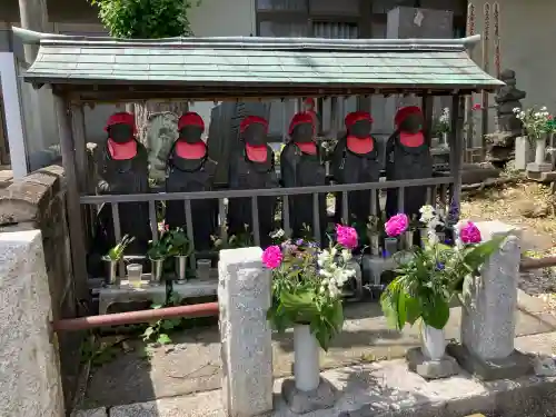 玉縄首塚（鎌倉の史蹟）の{uncategorized: "未分類", other: "その他", undefined: "問題あり", building: "その他建物", grave: "お墓", sacred_gate: "鳥居", guardian: "狛犬", statue: "像", buddha: "仏像", history: "歴史", nature: "自然", garden: "庭園", animal: "動物", pagoda: "塔", temizu: "手水舎", mountain_gate: "山門・神門", sanctuary: "本殿・本堂", subordinate: "末社・摂社", art: "芸術", scenery: "景色", jizo: "地蔵", ema: "絵馬", goshuin: "御朱印", omikuji: "おみくじ", items: "授与品その他", amulet: "お守り", goshuincho: "御朱印帳", eats: "食事", festival: "お祭り", votive_dance: "神楽", shichigosan: "七五三参", wedding: "結婚式", experience: "体験その他", initially: "初詣", around: "周辺", anti_infection: "感染症対策"}