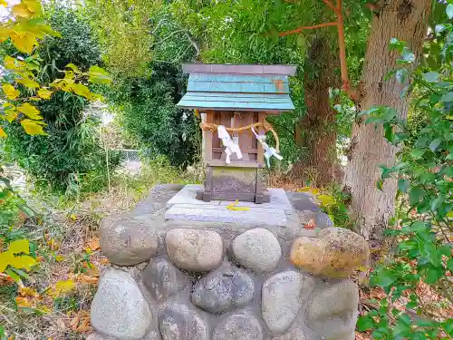 神明社・八幡社合殿(相殿神社)の末社・摂社