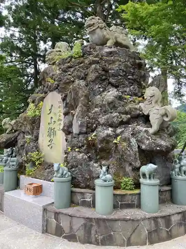 大山阿夫利神社の狛犬