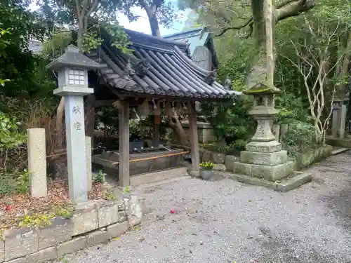 男神社の{uncategorized: "未分類", other: "その他", undefined: "問題あり", building: "その他建物", grave: "お墓", sacred_gate: "鳥居", guardian: "狛犬", statue: "像", buddha: "仏像", history: "歴史", nature: "自然", garden: "庭園", animal: "動物", pagoda: "塔", temizu: "手水舎", mountain_gate: "山門・神門", sanctuary: "本殿・本堂", subordinate: "末社・摂社", art: "芸術", scenery: "景色", jizo: "地蔵", ema: "絵馬", goshuin: "御朱印", omikuji: "おみくじ", items: "授与品その他", amulet: "お守り", goshuincho: "御朱印帳", eats: "食事", festival: "お祭り", votive_dance: "神楽", shichigosan: "七五三参", wedding: "結婚式", experience: "体験その他", initially: "初詣", around: "周辺", anti_infection: "感染症対策"}