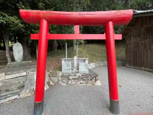 八坂神社の{uncategorized: "未分類", other: "その他", undefined: "問題あり", building: "その他建物", grave: "お墓", sacred_gate: "鳥居", guardian: "狛犬", statue: "像", buddha: "仏像", history: "歴史", nature: "自然", garden: "庭園", animal: "動物", pagoda: "塔", temizu: "手水舎", mountain_gate: "山門・神門", sanctuary: "本殿・本堂", subordinate: "末社・摂社", art: "芸術", scenery: "景色", jizo: "地蔵", ema: "絵馬", goshuin: "御朱印", omikuji: "おみくじ", items: "授与品その他", amulet: "お守り", goshuincho: "御朱印帳", eats: "食事", festival: "お祭り", votive_dance: "神楽", shichigosan: "七五三参", wedding: "結婚式", experience: "体験その他", initially: "初詣", around: "周辺", anti_infection: "感染症対策"}