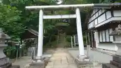 諏訪神社の鳥居