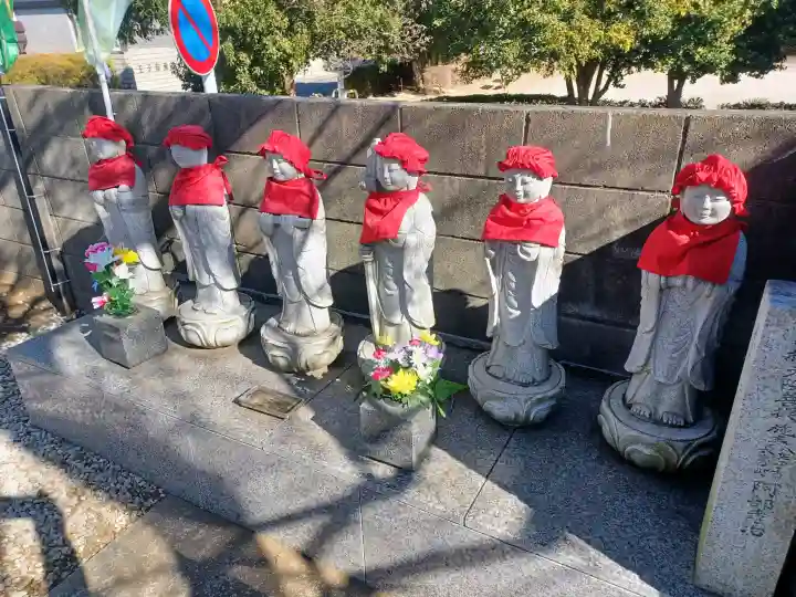 雲竜寺の{uncategorized: "未分類", other: "その他", undefined: "問題あり", building: "その他建物", grave: "お墓", sacred_gate: "鳥居", guardian: "狛犬", statue: "像", buddha: "仏像", history: "歴史", nature: "自然", garden: "庭園", animal: "動物", pagoda: "塔", temizu: "手水舎", mountain_gate: "山門・神門", sanctuary: "本殿・本堂", subordinate: "末社・摂社", art: "芸術", scenery: "景色", jizo: "地蔵", ema: "絵馬", goshuin: "御朱印", omikuji: "おみくじ", items: "授与品その他", amulet: "お守り", goshuincho: "御朱印帳", eats: "食事", festival: "お祭り", votive_dance: "神楽", shichigosan: "七五三参", wedding: "結婚式", experience: "体験その他", initially: "初詣", around: "周辺", anti_infection: "感染症対策"}