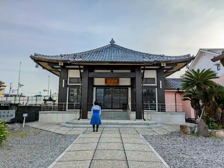 光明寺の本殿・本堂