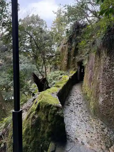 那谷寺の{uncategorized: "未分類", other: "その他", undefined: "問題あり", building: "その他建物", grave: "お墓", sacred_gate: "鳥居", guardian: "狛犬", statue: "像", buddha: "仏像", history: "歴史", nature: "自然", garden: "庭園", animal: "動物", pagoda: "塔", temizu: "手水舎", mountain_gate: "山門・神門", sanctuary: "本殿・本堂", subordinate: "末社・摂社", art: "芸術", scenery: "景色", jizo: "地蔵", ema: "絵馬", goshuin: "御朱印", omikuji: "おみくじ", items: "授与品その他", amulet: "お守り", goshuincho: "御朱印帳", eats: "食事", festival: "お祭り", votive_dance: "神楽", shichigosan: "七五三参", wedding: "結婚式", experience: "体験その他", initially: "初詣", around: "周辺", anti_infection: "感染症対策"}