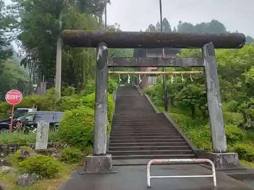 青渭神社里宮の鳥居