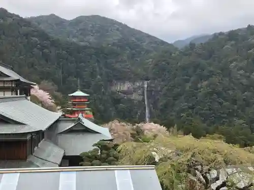 青岸渡寺の建物その他