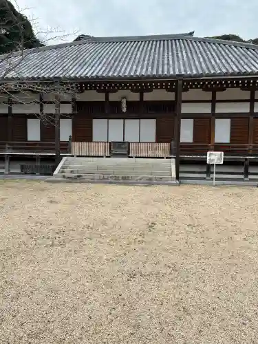 宗隣寺の{uncategorized: "未分類", other: "その他", undefined: "問題あり", building: "その他建物", grave: "お墓", sacred_gate: "鳥居", guardian: "狛犬", statue: "像", buddha: "仏像", history: "歴史", nature: "自然", garden: "庭園", animal: "動物", pagoda: "塔", temizu: "手水舎", mountain_gate: "山門・神門", sanctuary: "本殿・本堂", subordinate: "末社・摂社", art: "芸術", scenery: "景色", jizo: "地蔵", ema: "絵馬", goshuin: "御朱印", omikuji: "おみくじ", items: "授与品その他", amulet: "お守り", goshuincho: "御朱印帳", eats: "食事", festival: "お祭り", votive_dance: "神楽", shichigosan: "七五三参", wedding: "結婚式", experience: "体験その他", initially: "初詣", around: "周辺", anti_infection: "感染症対策"}