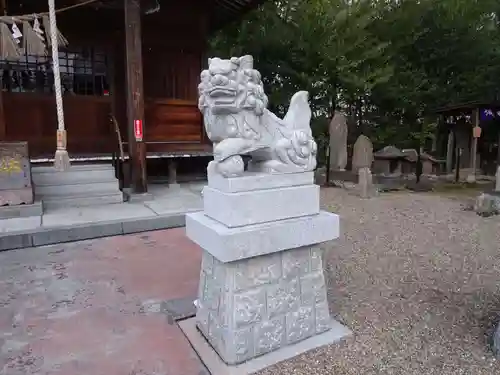 諏訪神社の狛犬