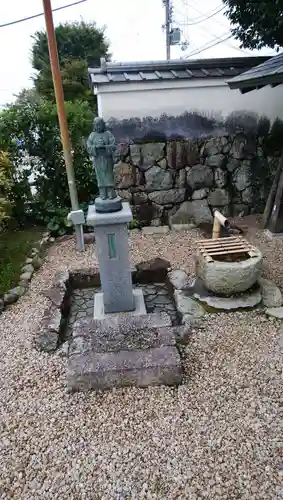 生源寺の像