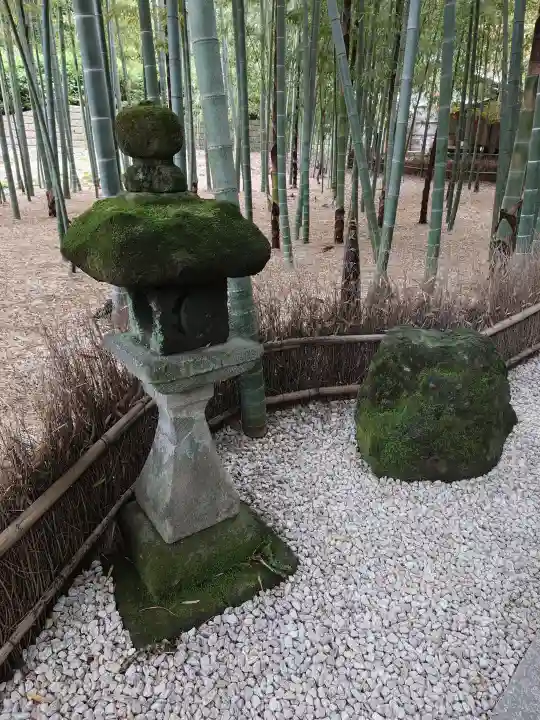 報国寺の{uncategorized: "未分類", other: "その他", undefined: "問題あり", building: "その他建物", grave: "お墓", sacred_gate: "鳥居", guardian: "狛犬", statue: "像", buddha: "仏像", history: "歴史", nature: "自然", garden: "庭園", animal: "動物", pagoda: "塔", temizu: "手水舎", mountain_gate: "山門・神門", sanctuary: "本殿・本堂", subordinate: "末社・摂社", art: "芸術", scenery: "景色", jizo: "地蔵", ema: "絵馬", goshuin: "御朱印", omikuji: "おみくじ", items: "授与品その他", amulet: "お守り", goshuincho: "御朱印帳", eats: "食事", festival: "お祭り", votive_dance: "神楽", shichigosan: "七五三参", wedding: "結婚式", experience: "体験その他", initially: "初詣", around: "周辺", anti_infection: "感染症対策"}