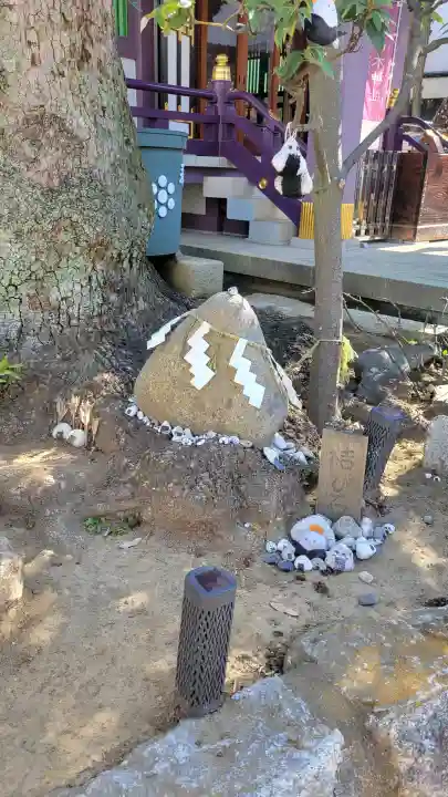 高木神社の{uncategorized: "未分類", other: "その他", undefined: "問題あり", building: "その他建物", grave: "お墓", sacred_gate: "鳥居", guardian: "狛犬", statue: "像", buddha: "仏像", history: "歴史", nature: "自然", garden: "庭園", animal: "動物", pagoda: "塔", temizu: "手水舎", mountain_gate: "山門・神門", sanctuary: "本殿・本堂", subordinate: "末社・摂社", art: "芸術", scenery: "景色", jizo: "地蔵", ema: "絵馬", goshuin: "御朱印", omikuji: "おみくじ", items: "授与品その他", amulet: "お守り", goshuincho: "御朱印帳", eats: "食事", festival: "お祭り", votive_dance: "神楽", shichigosan: "七五三参", wedding: "結婚式", experience: "体験その他", initially: "初詣", around: "周辺", anti_infection: "感染症対策"}