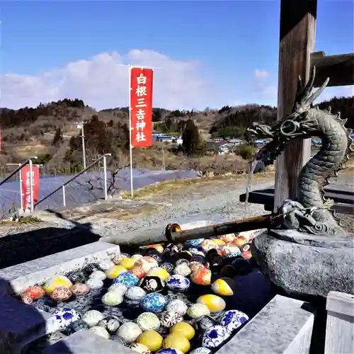 白根三吉神社の手水