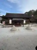賀茂別雷神社(上賀茂神社)の{uncategorized: "未分類", other: "その他", undefined: "問題あり", building: "その他建物", grave: "お墓", sacred_gate: "鳥居", guardian: "狛犬", statue: "像", buddha: "仏像", history: "歴史", nature: "自然", garden: "庭園", animal: "動物", pagoda: "塔", temizu: "手水舎", mountain_gate: "山門・神門", sanctuary: "本殿・本堂", subordinate: "末社・摂社", art: "芸術", scenery: "景色", jizo: "地蔵", ema: "絵馬", goshuin: "御朱印", omikuji: "おみくじ", items: "授与品その他", amulet: "お守り", goshuincho: "御朱印帳", eats: "食事", festival: "お祭り", votive_dance: "神楽", shichigosan: "七五三参", wedding: "結婚式", experience: "体験その他", initially: "初詣", around: "周辺", anti_infection: "感染症対策"}