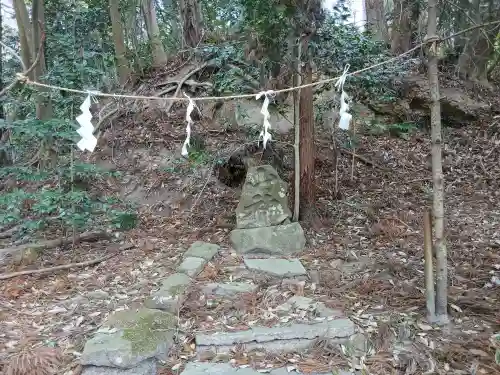亀岡八幡宮の{uncategorized: "未分類", other: "その他", undefined: "問題あり", building: "その他建物", grave: "お墓", sacred_gate: "鳥居", guardian: "狛犬", statue: "像", buddha: "仏像", history: "歴史", nature: "自然", garden: "庭園", animal: "動物", pagoda: "塔", temizu: "手水舎", mountain_gate: "山門・神門", sanctuary: "本殿・本堂", subordinate: "末社・摂社", art: "芸術", scenery: "景色", jizo: "地蔵", ema: "絵馬", goshuin: "御朱印", omikuji: "おみくじ", items: "授与品その他", amulet: "お守り", goshuincho: "御朱印帳", eats: "食事", festival: "お祭り", votive_dance: "神楽", shichigosan: "七五三参", wedding: "結婚式", experience: "体験その他", initially: "初詣", around: "周辺", anti_infection: "感染症対策"}