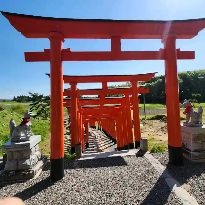 高屋敷稲荷神社の{uncategorized: "未分類", other: "その他", undefined: "問題あり", building: "その他建物", grave: "お墓", sacred_gate: "鳥居", guardian: "狛犬", statue: "像", buddha: "仏像", history: "歴史", nature: "自然", garden: "庭園", animal: "動物", pagoda: "塔", temizu: "手水舎", mountain_gate: "山門・神門", sanctuary: "本殿・本堂", subordinate: "末社・摂社", art: "芸術", scenery: "景色", jizo: "地蔵", ema: "絵馬", goshuin: "御朱印", omikuji: "おみくじ", items: "授与品その他", amulet: "お守り", goshuincho: "御朱印帳", eats: "食事", festival: "お祭り", votive_dance: "神楽", shichigosan: "七五三参", wedding: "結婚式", experience: "体験その他", initially: "初詣", around: "周辺", anti_infection: "感染症対策"}