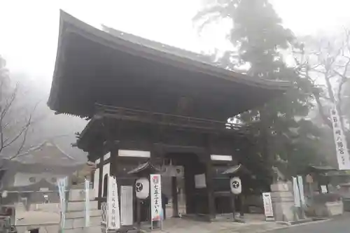 日牟禮八幡宮の山門