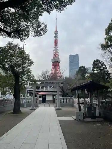 熊野神社の{uncategorized: "未分類", other: "その他", undefined: "問題あり", building: "その他建物", grave: "お墓", sacred_gate: "鳥居", guardian: "狛犬", statue: "像", buddha: "仏像", history: "歴史", nature: "自然", garden: "庭園", animal: "動物", pagoda: "塔", temizu: "手水舎", mountain_gate: "山門・神門", sanctuary: "本殿・本堂", subordinate: "末社・摂社", art: "芸術", scenery: "景色", jizo: "地蔵", ema: "絵馬", goshuin: "御朱印", omikuji: "おみくじ", items: "授与品その他", amulet: "お守り", goshuincho: "御朱印帳", eats: "食事", festival: "お祭り", votive_dance: "神楽", shichigosan: "七五三参", wedding: "結婚式", experience: "体験その他", initially: "初詣", around: "周辺", anti_infection: "感染症対策"}