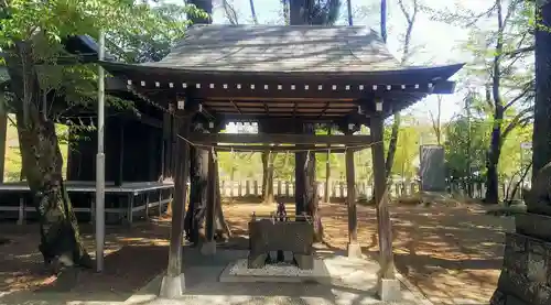 神明社の手水舎