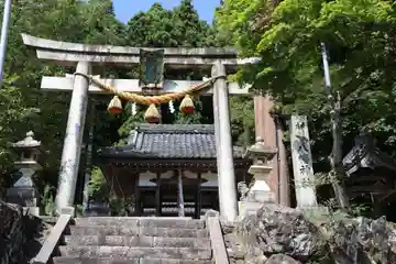 八幡神社(西浅井町小山)の鳥居