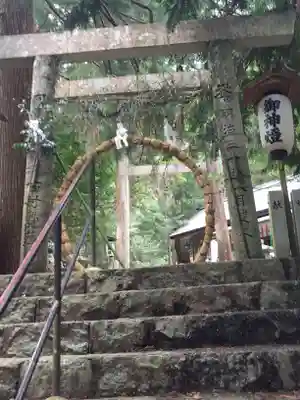 川上山若宮八幡宮の鳥居