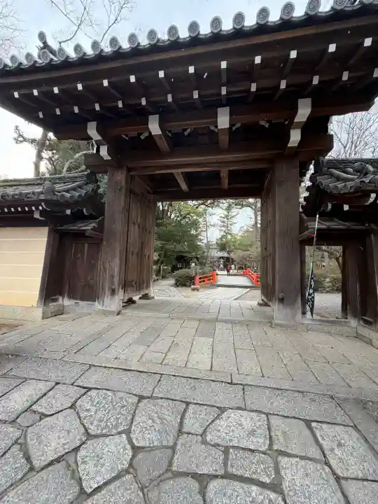今宮神社の{uncategorized: "未分類", other: "その他", undefined: "問題あり", building: "その他建物", grave: "お墓", sacred_gate: "鳥居", guardian: "狛犬", statue: "像", buddha: "仏像", history: "歴史", nature: "自然", garden: "庭園", animal: "動物", pagoda: "塔", temizu: "手水舎", mountain_gate: "山門・神門", sanctuary: "本殿・本堂", subordinate: "末社・摂社", art: "芸術", scenery: "景色", jizo: "地蔵", ema: "絵馬", goshuin: "御朱印", omikuji: "おみくじ", items: "授与品その他", amulet: "お守り", goshuincho: "御朱印帳", eats: "食事", festival: "お祭り", votive_dance: "神楽", shichigosan: "七五三参", wedding: "結婚式", experience: "体験その他", initially: "初詣", around: "周辺", anti_infection: "感染症対策"}