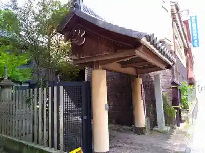 慈教寺の山門・神門