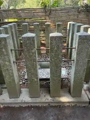 香取神宮　要石の{uncategorized: "未分類", other: "その他", undefined: "問題あり", building: "その他建物", grave: "お墓", sacred_gate: "鳥居", guardian: "狛犬", statue: "像", buddha: "仏像", history: "歴史", nature: "自然", garden: "庭園", animal: "動物", pagoda: "塔", temizu: "手水舎", mountain_gate: "山門・神門", sanctuary: "本殿・本堂", subordinate: "末社・摂社", art: "芸術", scenery: "景色", jizo: "地蔵", ema: "絵馬", goshuin: "御朱印", omikuji: "おみくじ", items: "授与品その他", amulet: "お守り", goshuincho: "御朱印帳", eats: "食事", festival: "お祭り", votive_dance: "神楽", shichigosan: "七五三参", wedding: "結婚式", experience: "体験その他", initially: "初詣", around: "周辺", anti_infection: "感染症対策"}