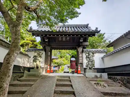 神護峯 中山寺の山門