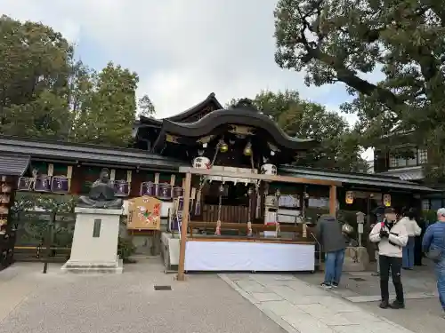 晴明神社の{uncategorized: "未分類", other: "その他", undefined: "問題あり", building: "その他建物", grave: "お墓", sacred_gate: "鳥居", guardian: "狛犬", statue: "像", buddha: "仏像", history: "歴史", nature: "自然", garden: "庭園", animal: "動物", pagoda: "塔", temizu: "手水舎", mountain_gate: "山門・神門", sanctuary: "本殿・本堂", subordinate: "末社・摂社", art: "芸術", scenery: "景色", jizo: "地蔵", ema: "絵馬", goshuin: "御朱印", omikuji: "おみくじ", items: "授与品その他", amulet: "お守り", goshuincho: "御朱印帳", eats: "食事", festival: "お祭り", votive_dance: "神楽", shichigosan: "七五三参", wedding: "結婚式", experience: "体験その他", initially: "初詣", around: "周辺", anti_infection: "感染症対策"}