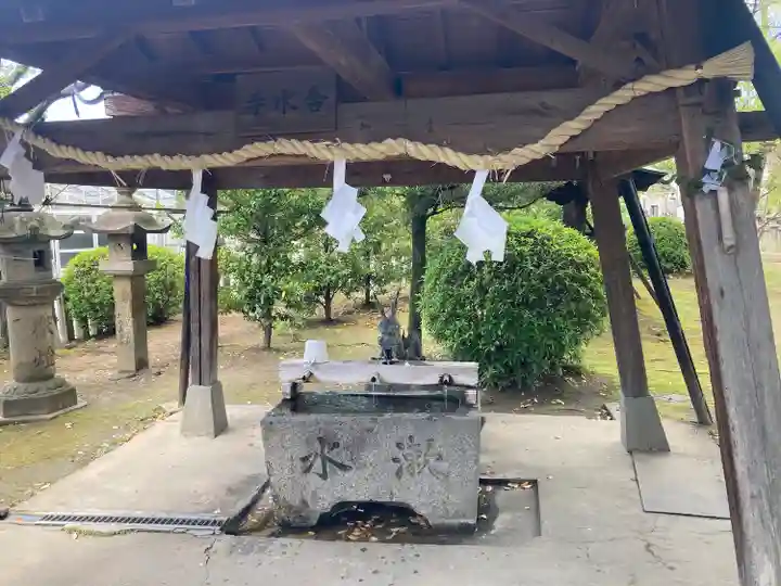 大神神社(花池)の手水舎