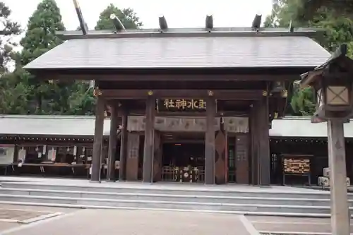 射水神社の本殿