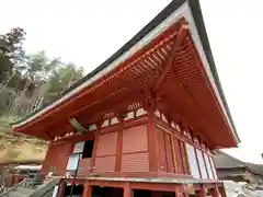 達谷西光寺の本殿