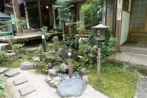 華厳寺の庭園