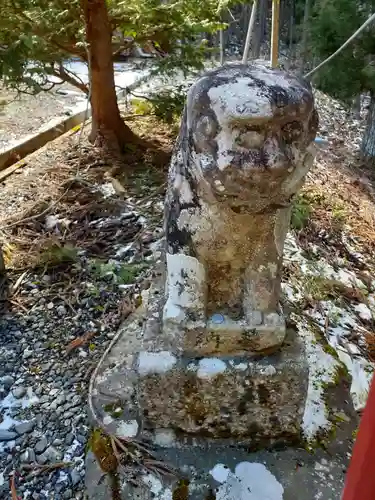 六神石神社の狛犬