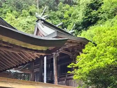 伊尼神社の本殿