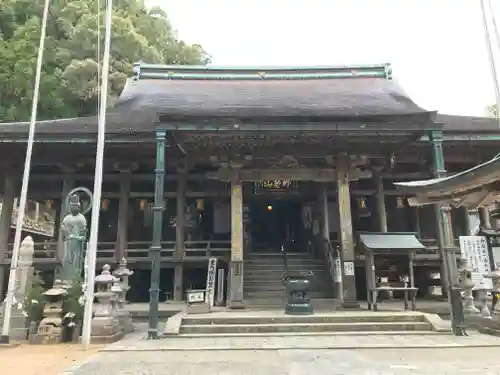 青岸渡寺の本殿・本堂