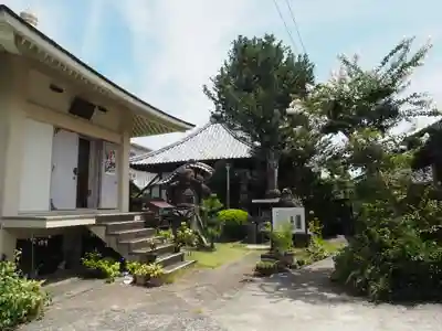 医王寺の本殿・本堂