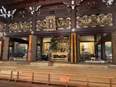 東本願寺（真宗本廟）の{uncategorized: "未分類", other: "その他", undefined: "問題あり", building: "その他建物", grave: "お墓", sacred_gate: "鳥居", guardian: "狛犬", statue: "像", buddha: "仏像", history: "歴史", nature: "自然", garden: "庭園", animal: "動物", pagoda: "塔", temizu: "手水舎", mountain_gate: "山門・神門", sanctuary: "本殿・本堂", subordinate: "末社・摂社", art: "芸術", scenery: "景色", jizo: "地蔵", ema: "絵馬", goshuin: "御朱印", omikuji: "おみくじ", items: "授与品その他", amulet: "お守り", goshuincho: "御朱印帳", eats: "食事", festival: "お祭り", votive_dance: "神楽", shichigosan: "七五三参", wedding: "結婚式", experience: "体験その他", initially: "初詣", around: "周辺", anti_infection: "感染症対策"}