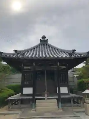 八浄寺の{uncategorized: "未分類", other: "その他", undefined: "問題あり", building: "その他建物", grave: "お墓", sacred_gate: "鳥居", guardian: "狛犬", statue: "像", buddha: "仏像", history: "歴史", nature: "自然", garden: "庭園", animal: "動物", pagoda: "塔", temizu: "手水舎", mountain_gate: "山門・神門", sanctuary: "本殿・本堂", subordinate: "末社・摂社", art: "芸術", scenery: "景色", jizo: "地蔵", ema: "絵馬", goshuin: "御朱印", omikuji: "おみくじ", items: "授与品その他", amulet: "お守り", goshuincho: "御朱印帳", eats: "食事", festival: "お祭り", votive_dance: "神楽", shichigosan: "七五三参", wedding: "結婚式", experience: "体験その他", initially: "初詣", around: "周辺", anti_infection: "感染症対策"}