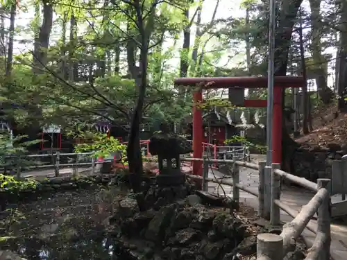 白石神社の末社