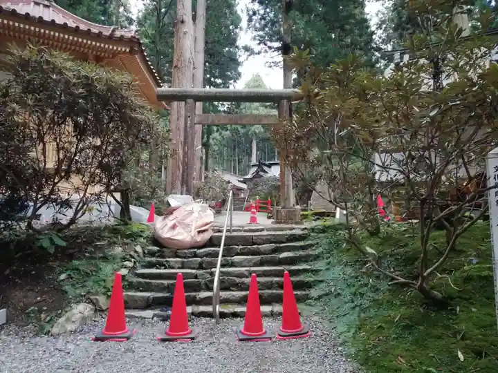 御岩神社のその他建物