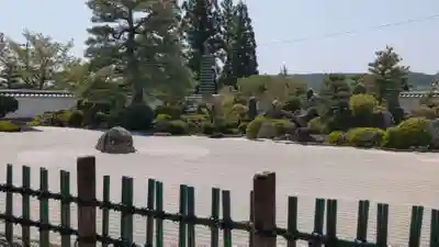 愚渓寺の庭園