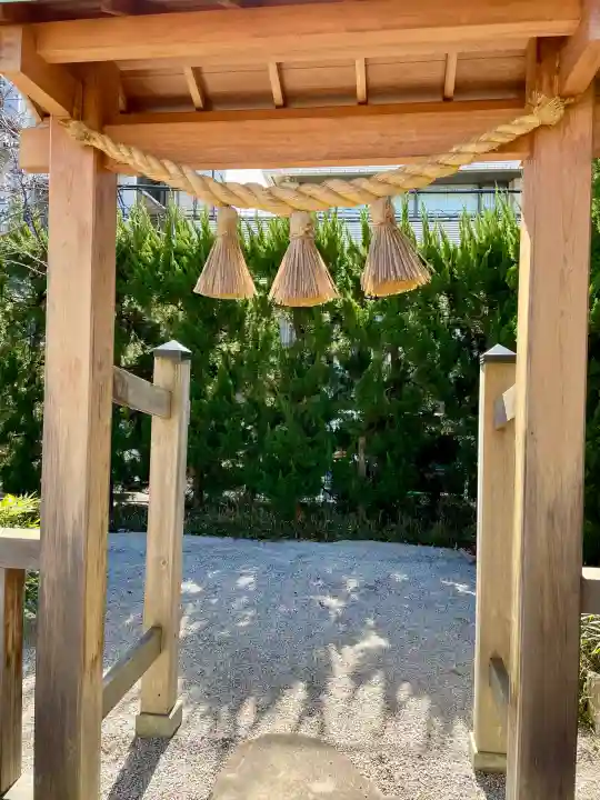 日輪寺の{uncategorized: "未分類", other: "その他", undefined: "問題あり", building: "その他建物", grave: "お墓", sacred_gate: "鳥居", guardian: "狛犬", statue: "像", buddha: "仏像", history: "歴史", nature: "自然", garden: "庭園", animal: "動物", pagoda: "塔", temizu: "手水舎", mountain_gate: "山門・神門", sanctuary: "本殿・本堂", subordinate: "末社・摂社", art: "芸術", scenery: "景色", jizo: "地蔵", ema: "絵馬", goshuin: "御朱印", omikuji: "おみくじ", items: "授与品その他", amulet: "お守り", goshuincho: "御朱印帳", eats: "食事", festival: "お祭り", votive_dance: "神楽", shichigosan: "七五三参", wedding: "結婚式", experience: "体験その他", initially: "初詣", around: "周辺", anti_infection: "感染症対策"}