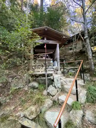 宝登山神社の{uncategorized: "未分類", other: "その他", undefined: "問題あり", building: "その他建物", grave: "お墓", sacred_gate: "鳥居", guardian: "狛犬", statue: "像", buddha: "仏像", history: "歴史", nature: "自然", garden: "庭園", animal: "動物", pagoda: "塔", temizu: "手水舎", mountain_gate: "山門・神門", sanctuary: "本殿・本堂", subordinate: "末社・摂社", art: "芸術", scenery: "景色", jizo: "地蔵", ema: "絵馬", goshuin: "御朱印", omikuji: "おみくじ", items: "授与品その他", amulet: "お守り", goshuincho: "御朱印帳", eats: "食事", festival: "お祭り", votive_dance: "神楽", shichigosan: "七五三参", wedding: "結婚式", experience: "体験その他", initially: "初詣", around: "周辺", anti_infection: "感染症対策"}