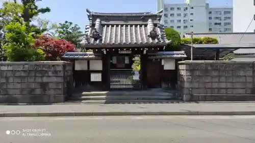 西蓮寺の山門