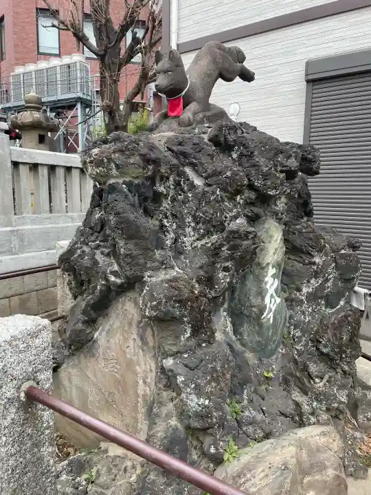 橋戸稲荷神社の{uncategorized: "未分類", other: "その他", undefined: "問題あり", building: "その他建物", grave: "お墓", sacred_gate: "鳥居", guardian: "狛犬", statue: "像", buddha: "仏像", history: "歴史", nature: "自然", garden: "庭園", animal: "動物", pagoda: "塔", temizu: "手水舎", mountain_gate: "山門・神門", sanctuary: "本殿・本堂", subordinate: "末社・摂社", art: "芸術", scenery: "景色", jizo: "地蔵", ema: "絵馬", goshuin: "御朱印", omikuji: "おみくじ", items: "授与品その他", amulet: "お守り", goshuincho: "御朱印帳", eats: "食事", festival: "お祭り", votive_dance: "神楽", shichigosan: "七五三参", wedding: "結婚式", experience: "体験その他", initially: "初詣", around: "周辺", anti_infection: "感染症対策"}