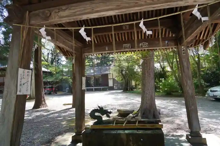蠶養國神社の手水舎